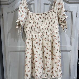 American Eagle Outfitters Floral Cream dress